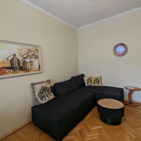 Vintage Apartment In Center Tiran Dış mekan fotoğraf